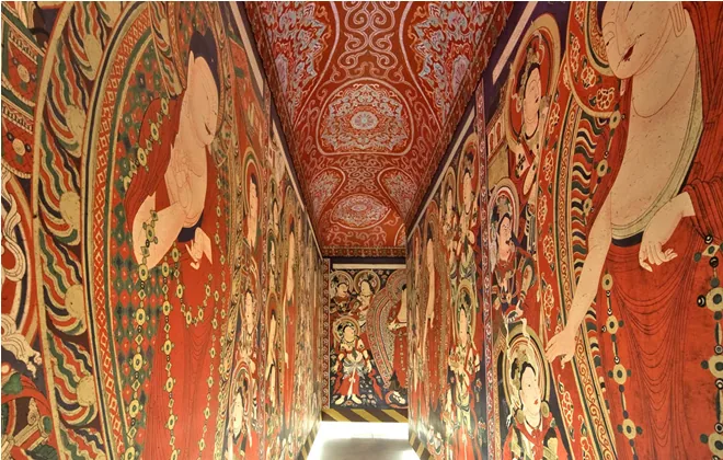 Exposition sur la restauration des temples rupestres de Bezeklik au musée Ryukoku