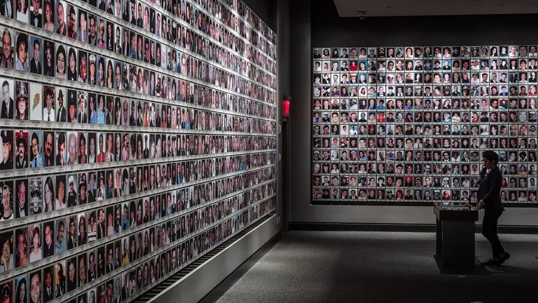 La galeria de retrats fotogràfics In Memoriam al 9/11 Memorial Museum