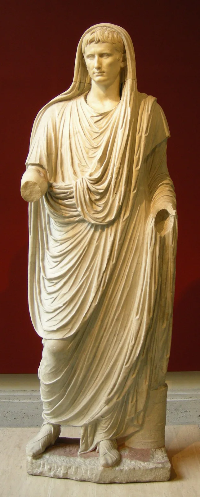 Statue d’Auguste de la Via Labicana en pontifex maximus, au Palazzo Massimo