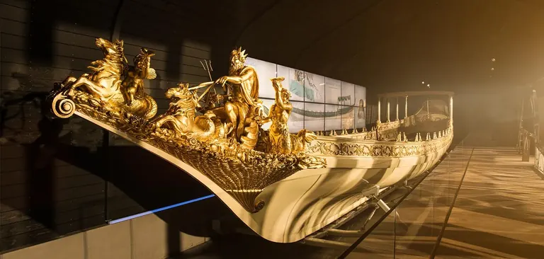 The gilded Royal Barge at Het Scheepvaartmuseum