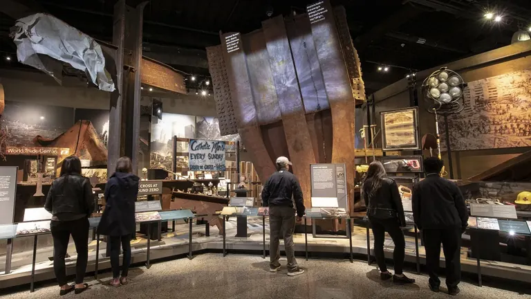 A l’interior de l’exposició històrica sobre els fets de l’11 de setembre de 2001 al 9/11 Memorial Museum