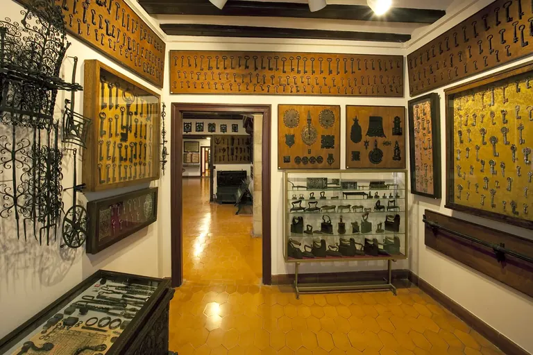 Wrought-iron room in the Collector's Cabinet of the Museu Frederic Marès