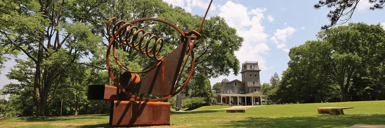 Sculpture en plein air dans le parc du Woodmere Art Museum
