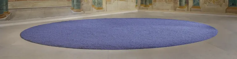 herman de vries، 108 pounds of lavender flowers، عمل تركيبي في قاعة Carlone في Upper Belvedere