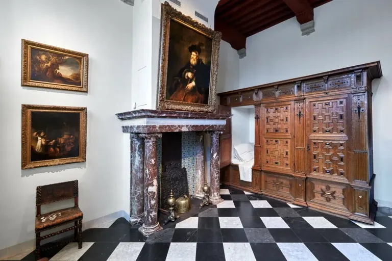 Interior restaurat de la casa de Rembrandt al Jodenbreestraat