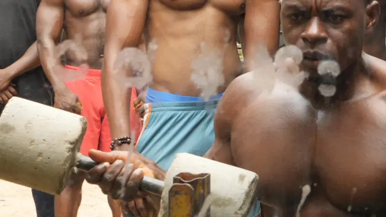 Image extraite du film MUSCLE de Karimah Ashadu, 2025