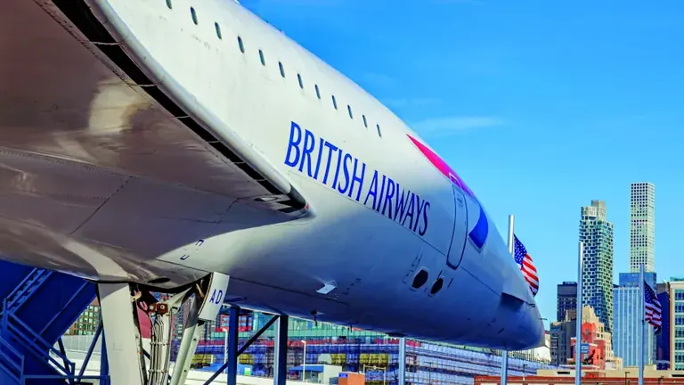 طائرة الكونكورد British Airways G-BOAD معروضة في متحف Intrepid