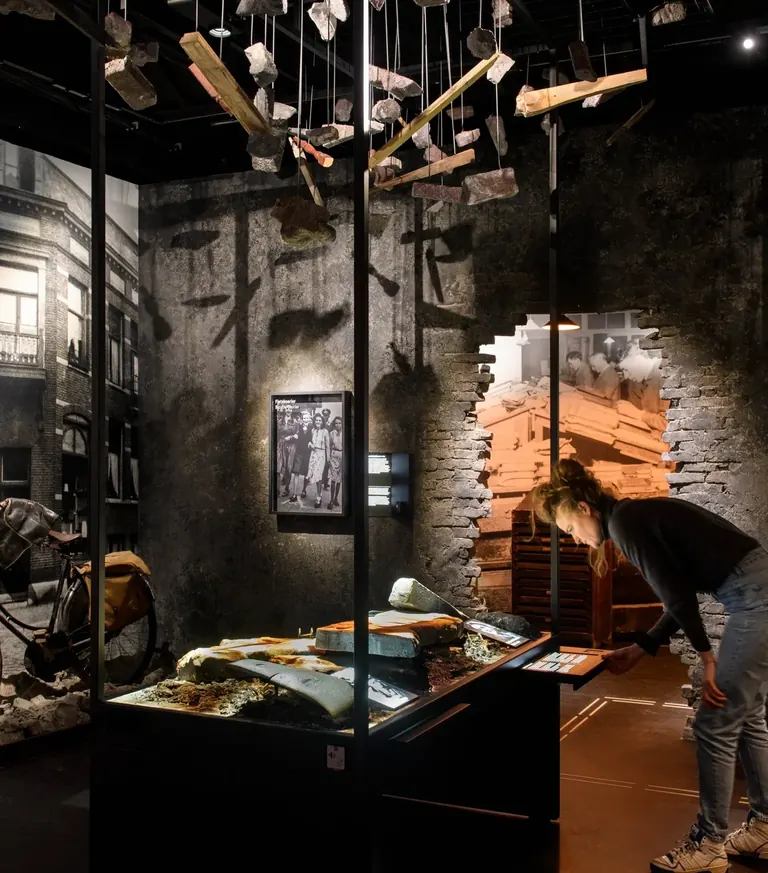 Présentation dans l’exposition permanente Les Pays-Bas pendant la Seconde Guerre mondiale