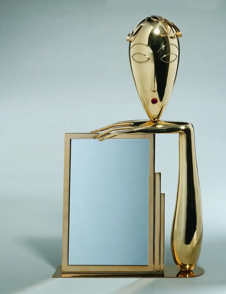 Franz Hagenauer's mirror with a woman's head, around 1930, in the Bröhan Museum collection