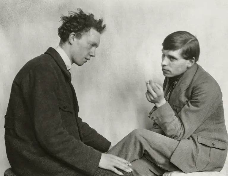 August Sander, Boheme (Willy Bongard und Gottfried Brockmann), 1922–1925: a portrait of two men