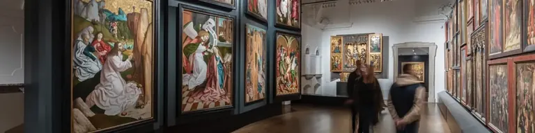 قاعة العصور الوسطى والنهضة في إسطبلات قصر بلفيدير السفلي