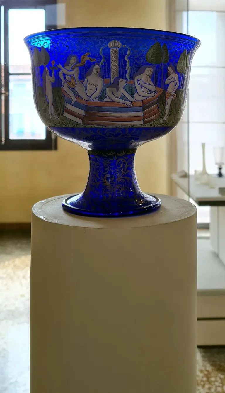 Το Κύπελλο Barovier, γυάλινο ποτήρι με μπλε σμάλτο, περ. 1460
