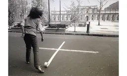 Lotty Rosenfeld, A Mile of Crosses on the Pavement