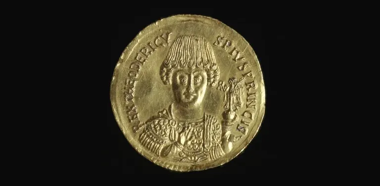 Médaillon en or de Théodoric, issu de la collection de monnaies et de médailles du Palazzo Massimo