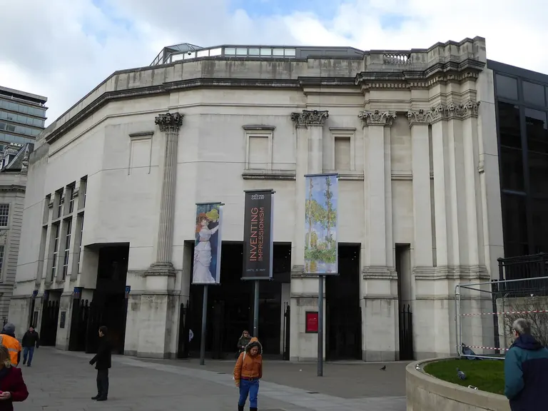 National Galleryren Sainsbury Wingeko sarrera