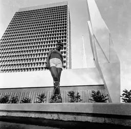 Paul Kodjo photograph from Abidjan in the 1970s, featured in Photoromance