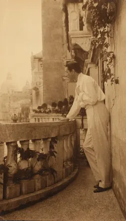 Photographie d’Adolphe de Meyer issue de The Substance of a Venetian Dream