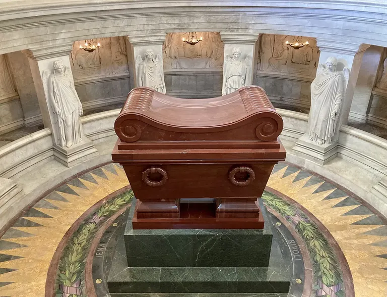 La tomba de Napoleó I sota la cúpula dels Invalides