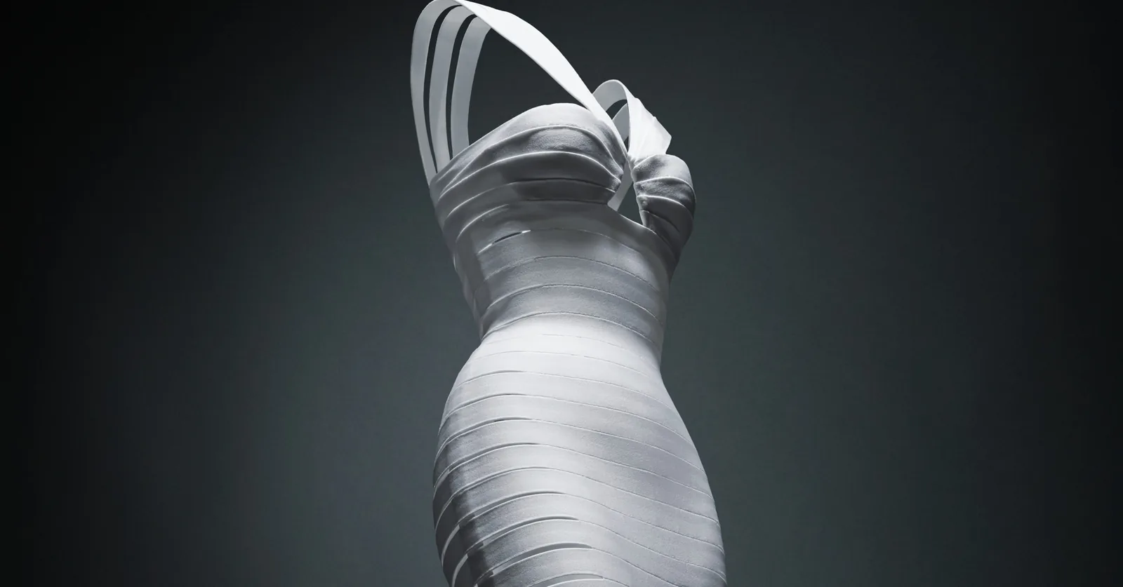 Azzedine Alaïa: Sculpting Fashion — Legion of Honor | Musa Guide