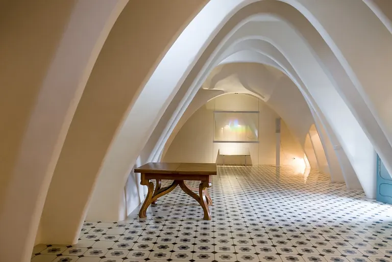White catenary arches in the attic of Casa Batlló
