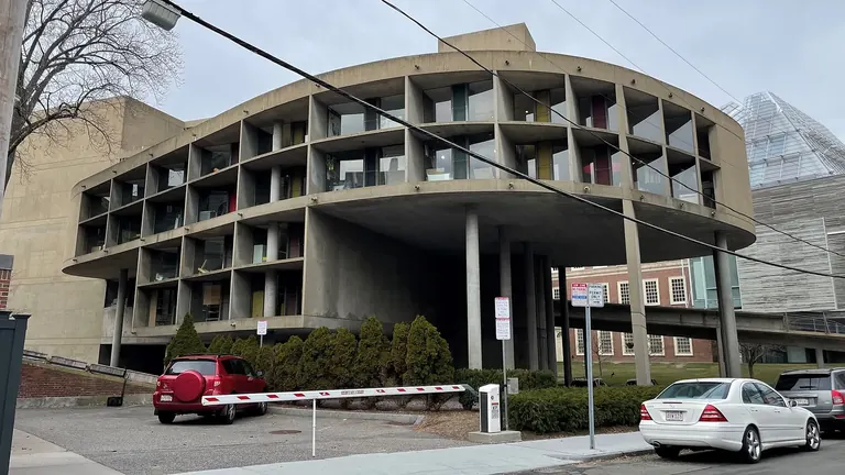 North-west view of the Carpenter Center for the Visual Arts, showing Le Corbusier's cantilevered concrete ramp and brise-soleil facade