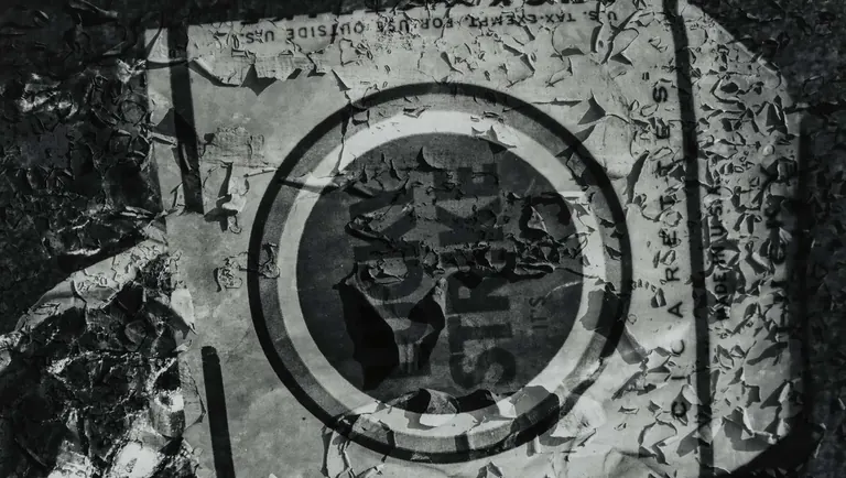 Kawada Kikuji, LUCKY STRIKE (Rakkīsutoraiku), from the series Chizu (The Map), 1959–65, gelatin silver print