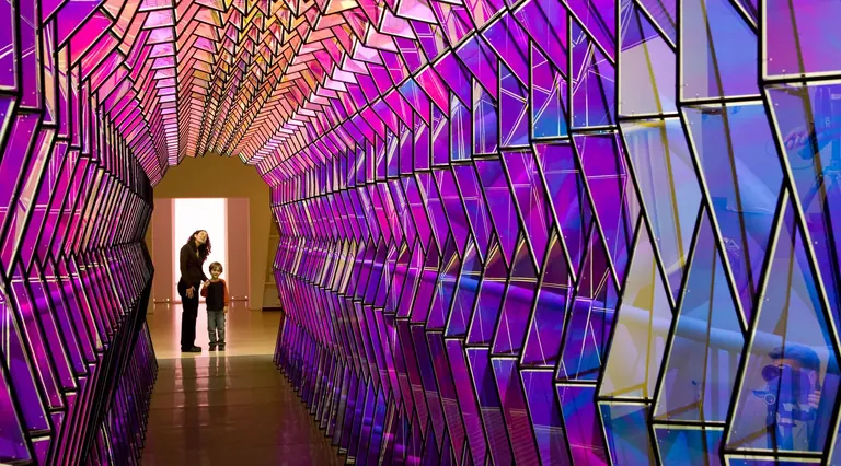 Olafur Eliasson, One-way colour tunnel, 2007