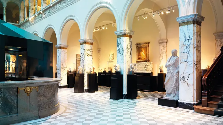 معرض عن حضارتَي اليونان وروما القديمتين في Medelhavsmuseet