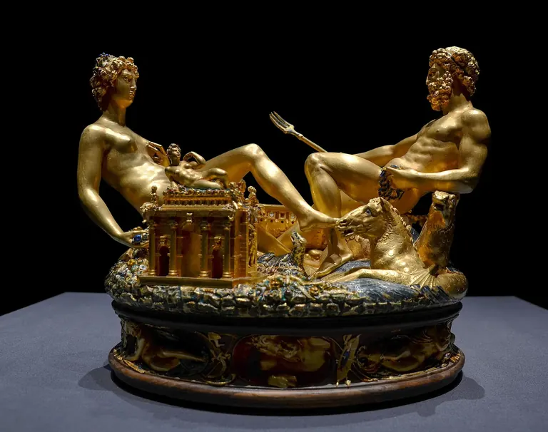 Saliera من صنع Benvenuto Cellini، وعاء ذهبي للملح، Kunstkammer Vienna