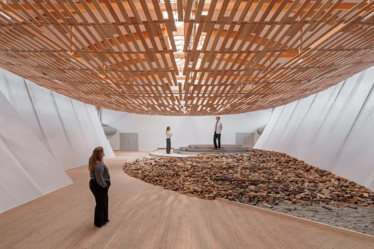 Η εγκατάσταση Earth | Tree του Kengo Kuma/KKAA στο CCreate του Copenhagen Contemporary