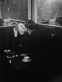 Brassaï, Lovers in a Small French Café, Place d'Italie, vers 1932
