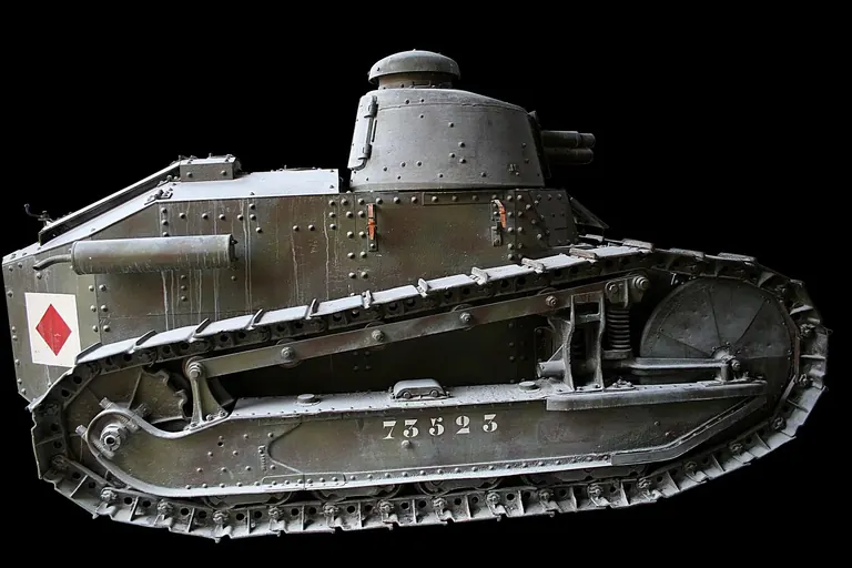 Tanc Renault FT al Musée de l'Armée, París