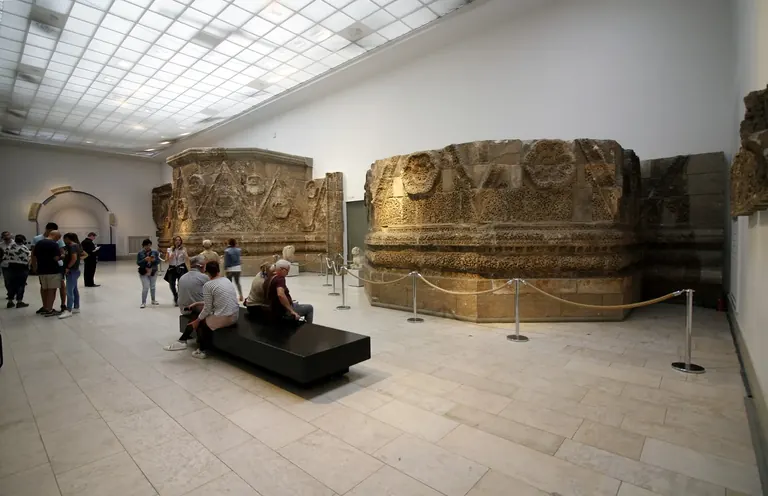 The carved Umayyad Mshatta Façade in the Pergamonmuseum