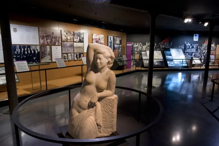 The Electric Years gallery, covering 1900 to 1939