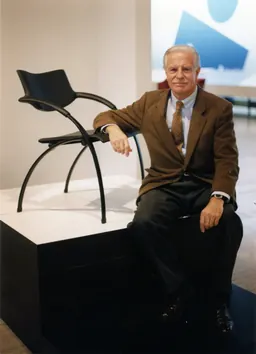 André Ricard with the Drac chair, 1992