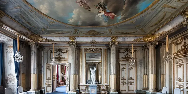 La sala de les columnes als apartaments Bernadotte del Palau Reial