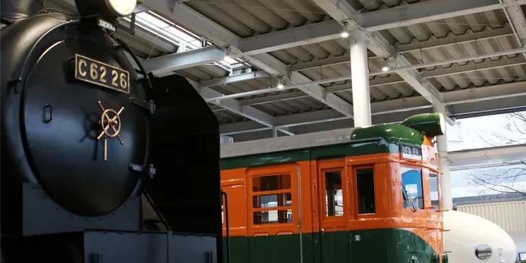 Trenes expuestos en el Kyoto Railway Museum