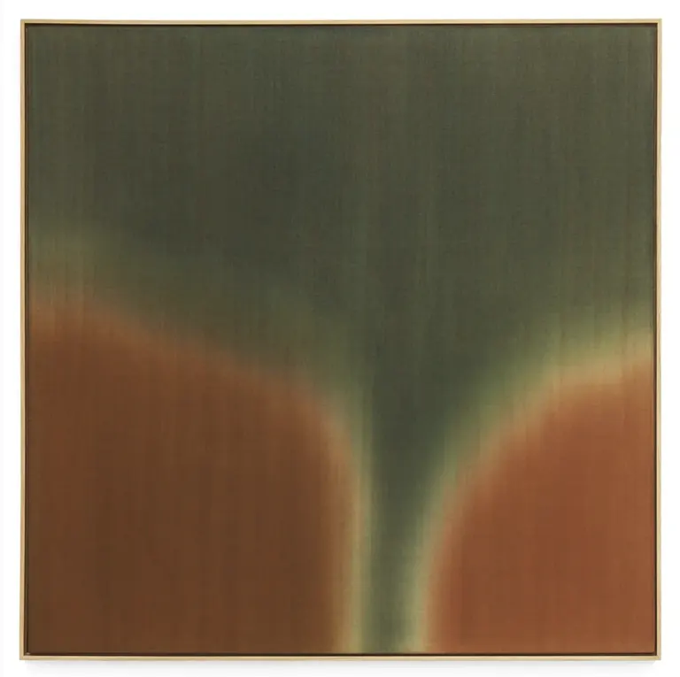 Peinture d’Isadora Gullov-Singh, où le vert s’estompe en brun rouille par touches verticales