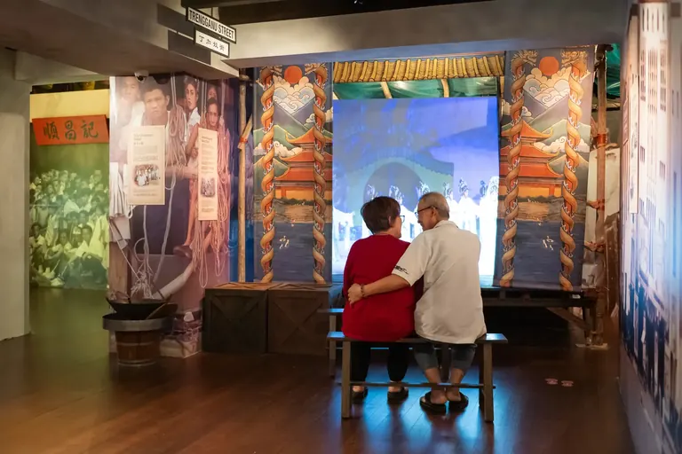 Interior reconstruït d’una botiga-casa dels anys cinquanta al Chinatown Heritage Centre