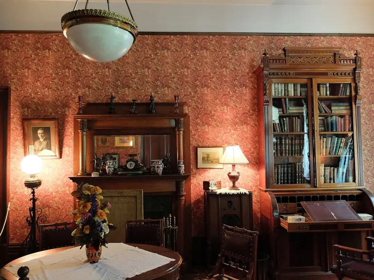 Interior d'època de Spadina House, Toronto