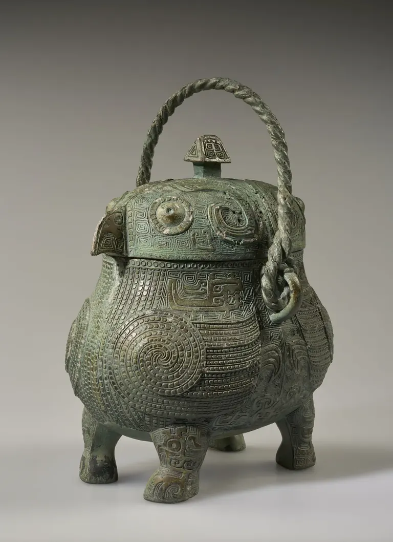 Vase à vin en bronze en forme de hibou (Ge You), Chine, XIIe siècle av. J.-C.