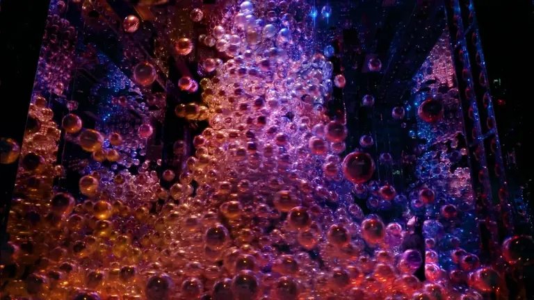 teamLab Biovortex Kyoto的“形态变幻连续体”装置