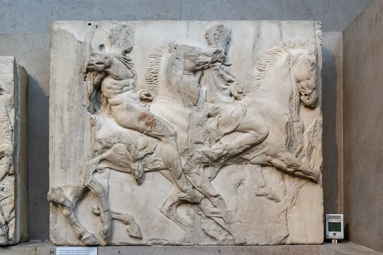 منحوتات إفريز البارثينون في British Museum