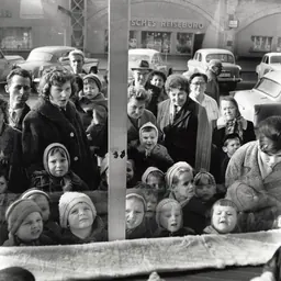 Thomas Billhardt, Alexanderplatz, Berlin, 1960