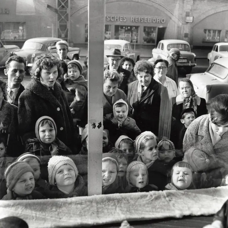 Thomas Billhardt, Alexanderplatz, Berlin, 1960