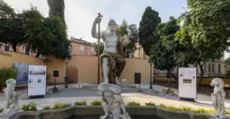 Reconstitution de la statue colossale de Constantin à la Villa Caffarelli