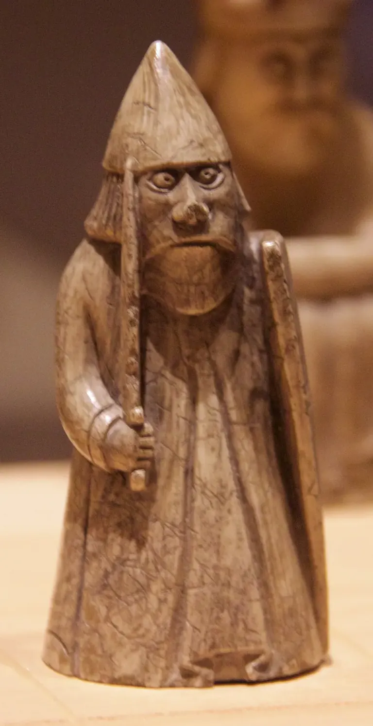 Pièces d’échecs de Lewis exposées au National Museum of Scotland
