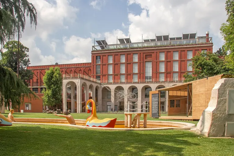 Palazzo dell'Arte, qui abrite la Triennale Milano, conçu par Giovanni Muzio dans le Parco Sempione