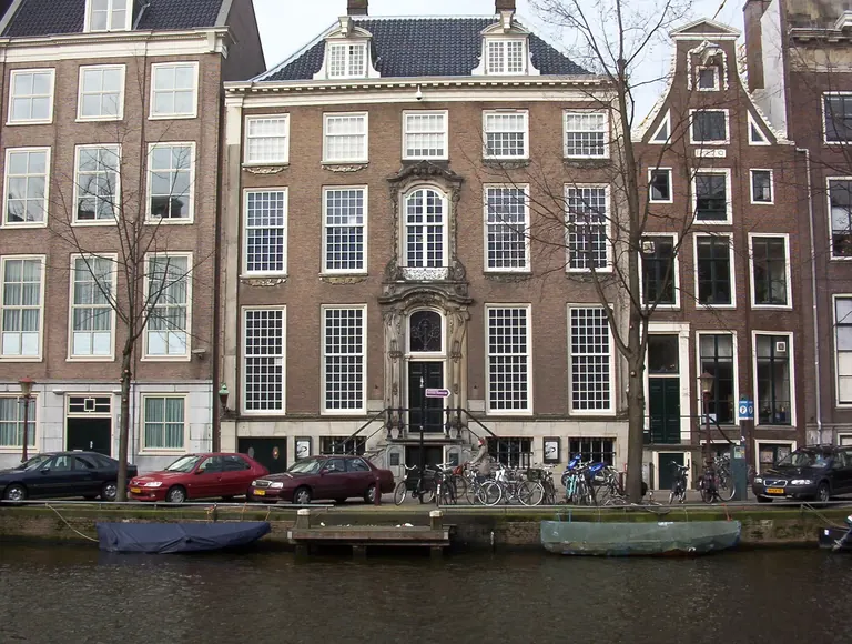 Façade extérieure du Museum Willet-Holthuysen, sur le canal Herengracht à Amsterdam