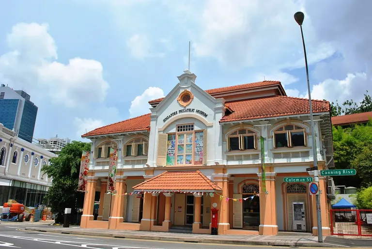 Extérieur du bâtiment de l’époque coloniale qui abrite le Children’s Museum Singapore, sur Coleman Street